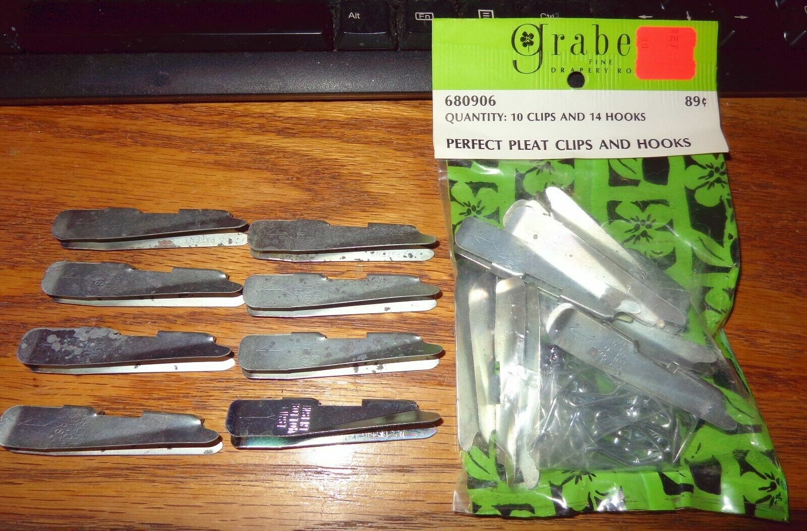 NIP GRABER PERFECT PLEAT CLIPS & HOOKS 8 EXTRA CLIPS 2 1/2″ DRAPERY SEWING TOOLS