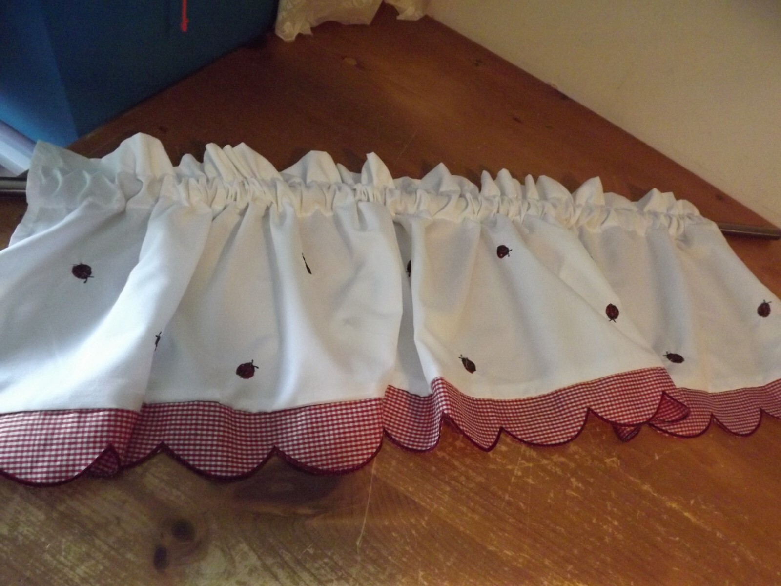 LADYBUG VALANCE by TODAY’S CURTAIN scalloped red checks 54″Wx13.5″