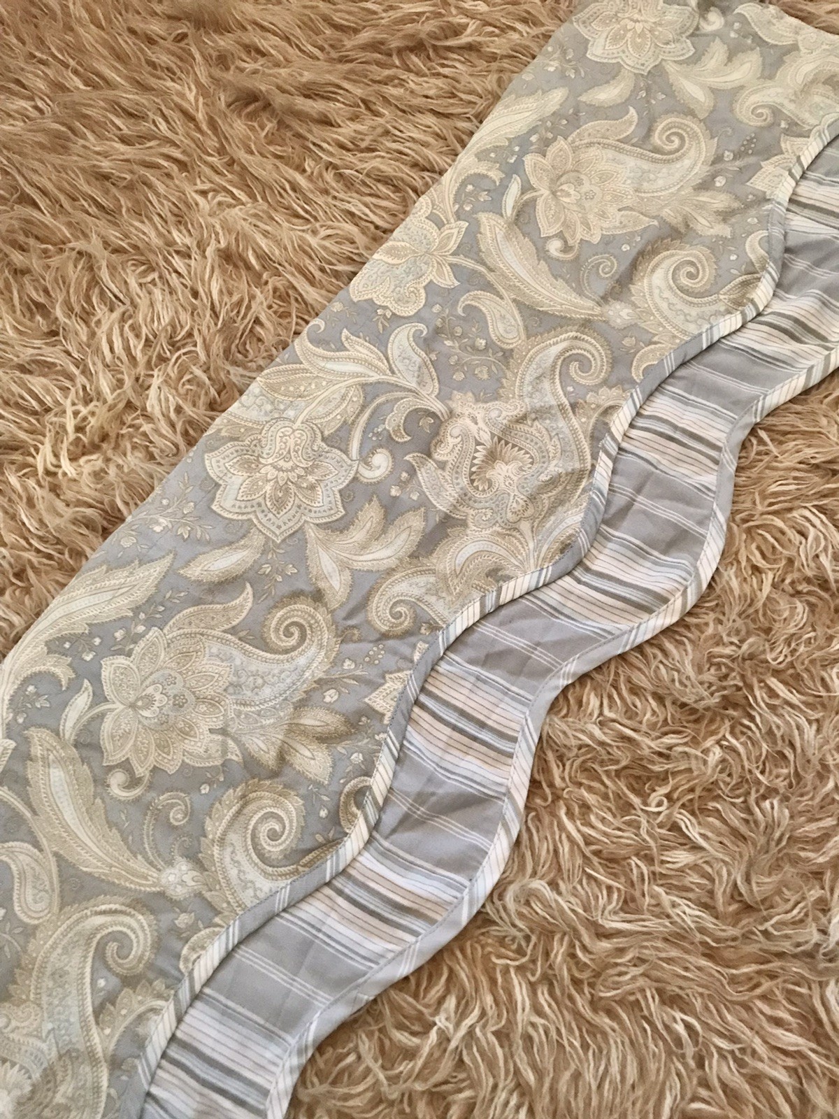 Waverly Home FLORAL MEDALLION Yellow Blue Gray Valance 49”x17” (1) Wavy