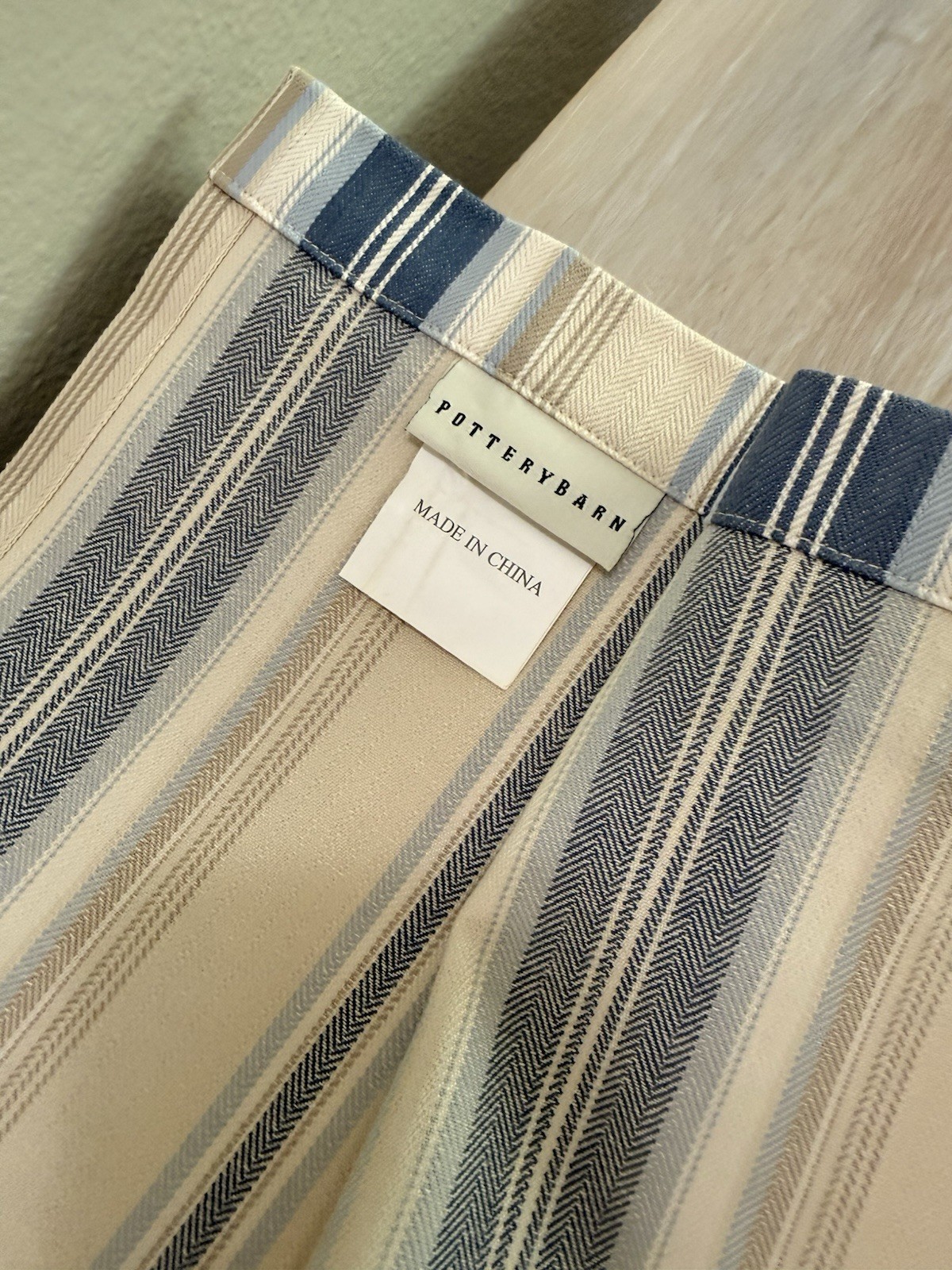 Pottery Barn Valence 44 x 13 100% Cotton Striped Blue Beige Rod Pocket set of 4