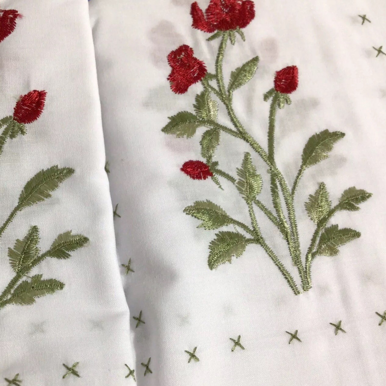 Embroidered Floral 3-Piece Tier & Valance Set ~ Designables – Flower Boxes