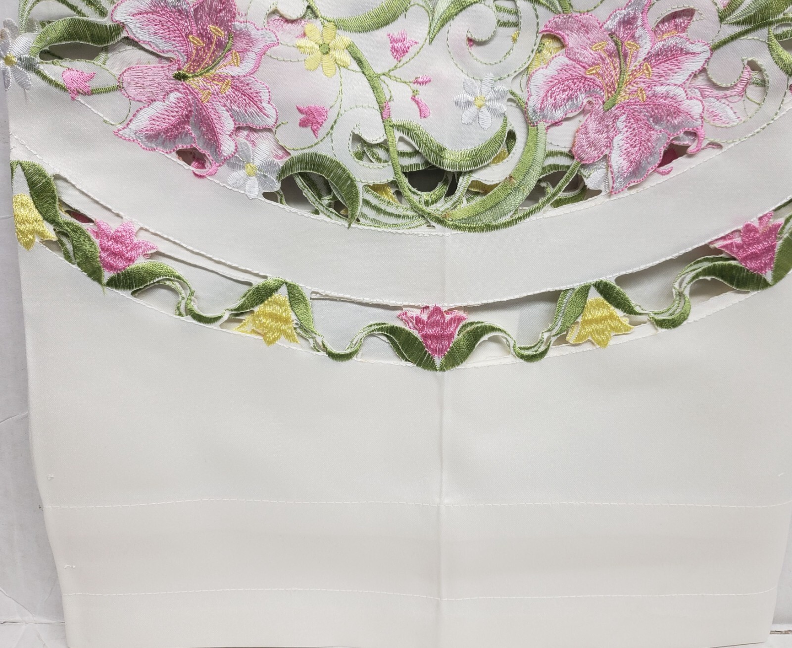 1 Fabric Embroidered Kitchen Valance(app. 58.5″Wx16″L) CUTWORK LILIES FLOWERS,CE