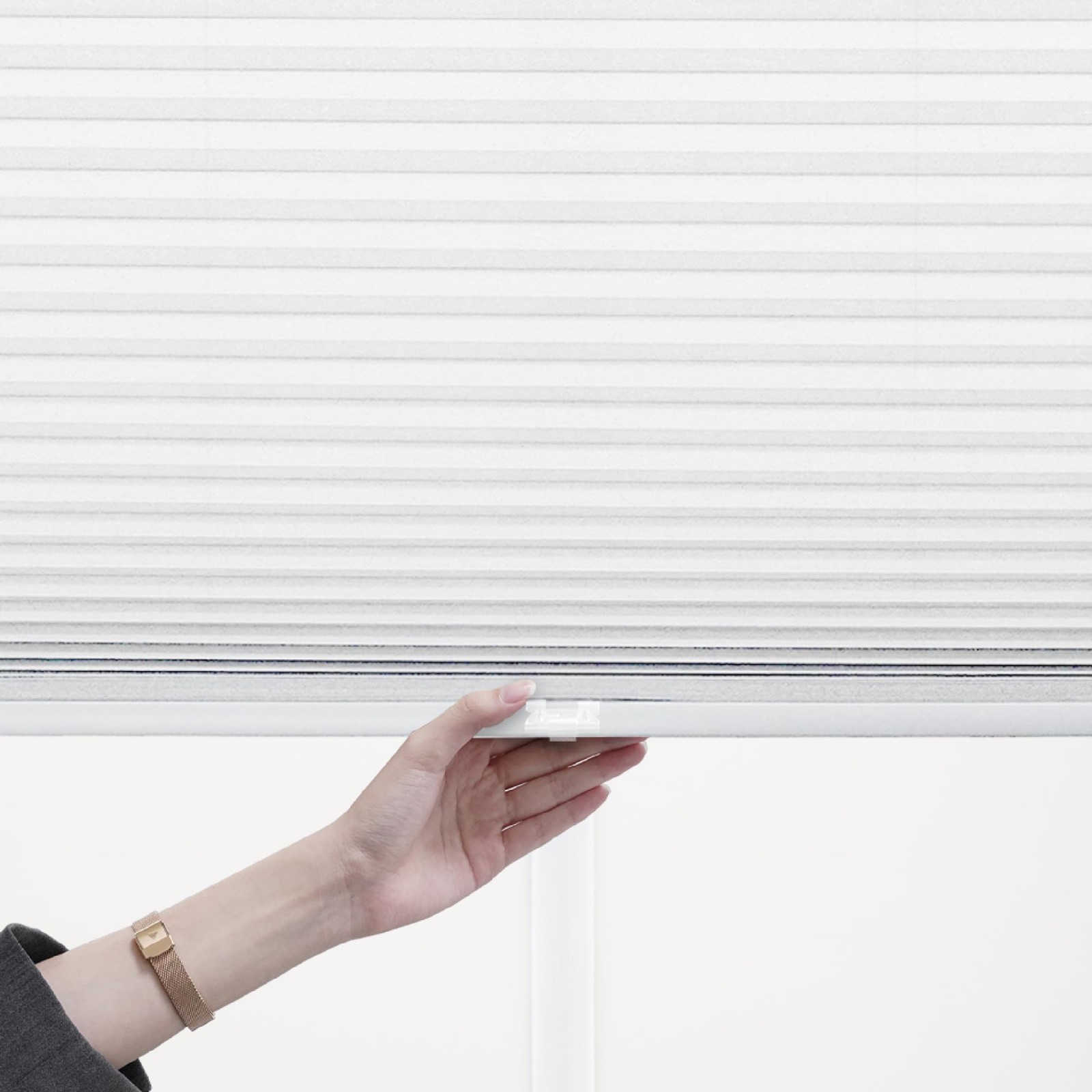 Cordless 1″ Signature Light Filtering Cellular Shade, 20.5″ W x 48″ H, White