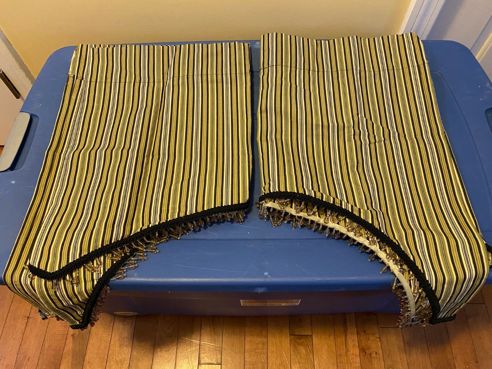 Pair of Scalloped Valance Curtains with Beaded Trim, Black and Green Curtains