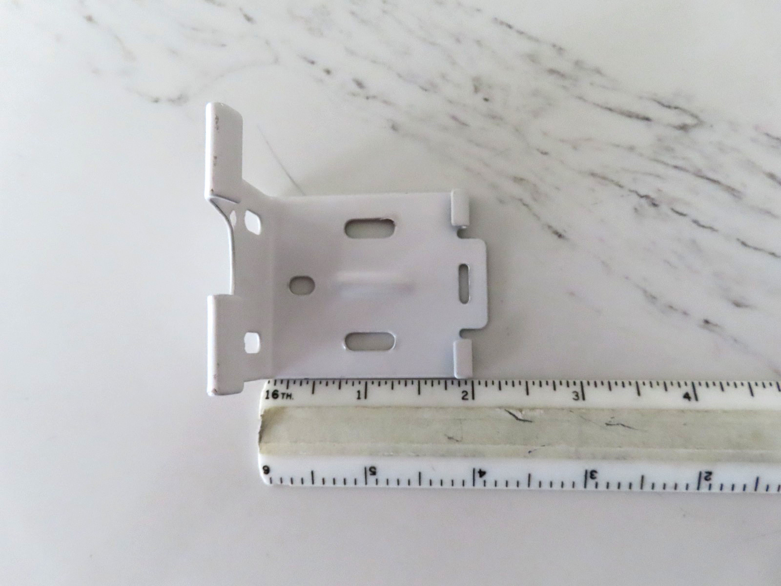 Hunter Douglas Easy Rise Old Style 3/4″ White Metal Brackets 1 Pair