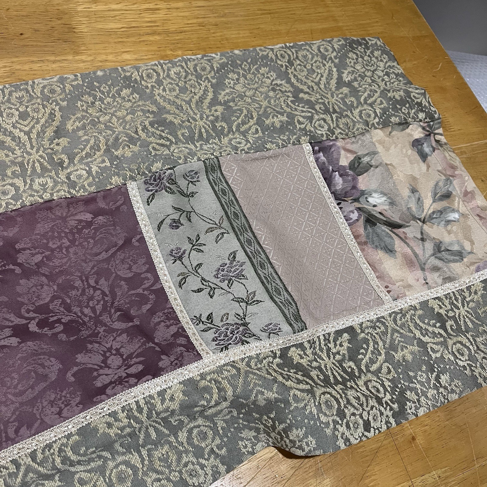 Croscill CAITLIN Lined Valance Damask Floral Sage, Purple Patchwork 18×90″