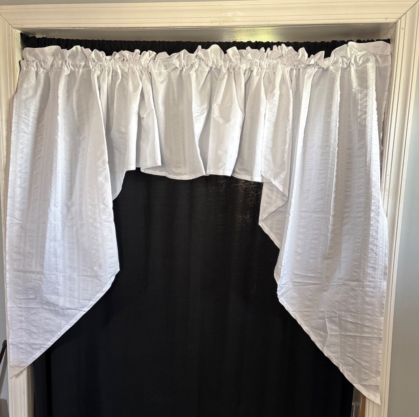 White Window Swag & Valance Set Textured 3-Piece Curtains 28″x40″ & 56″x15″