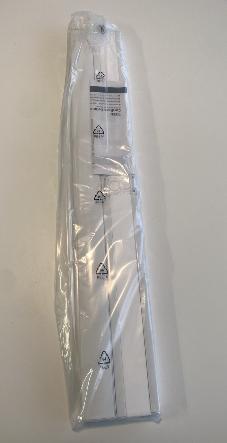 Cordless TDBU Cellular Shades White 29” x 48” Light Filtering / Blackout