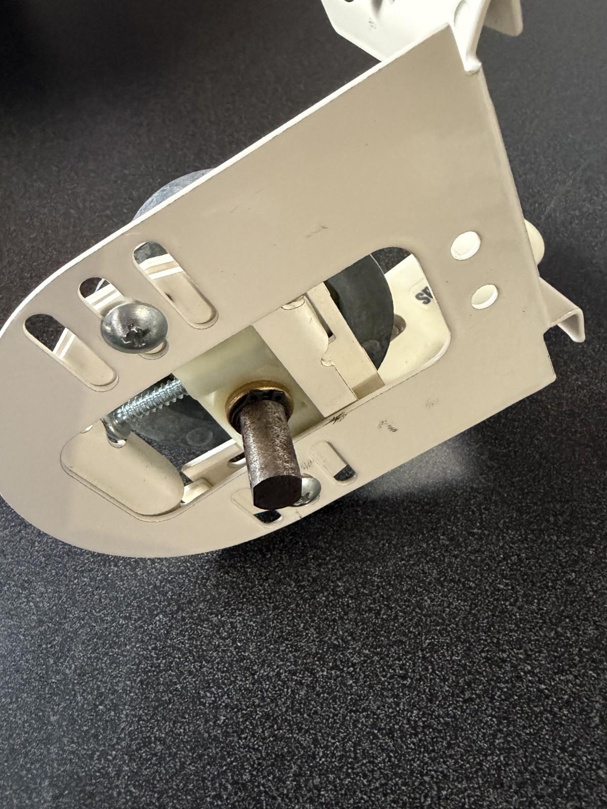 Lutron coupled roller system