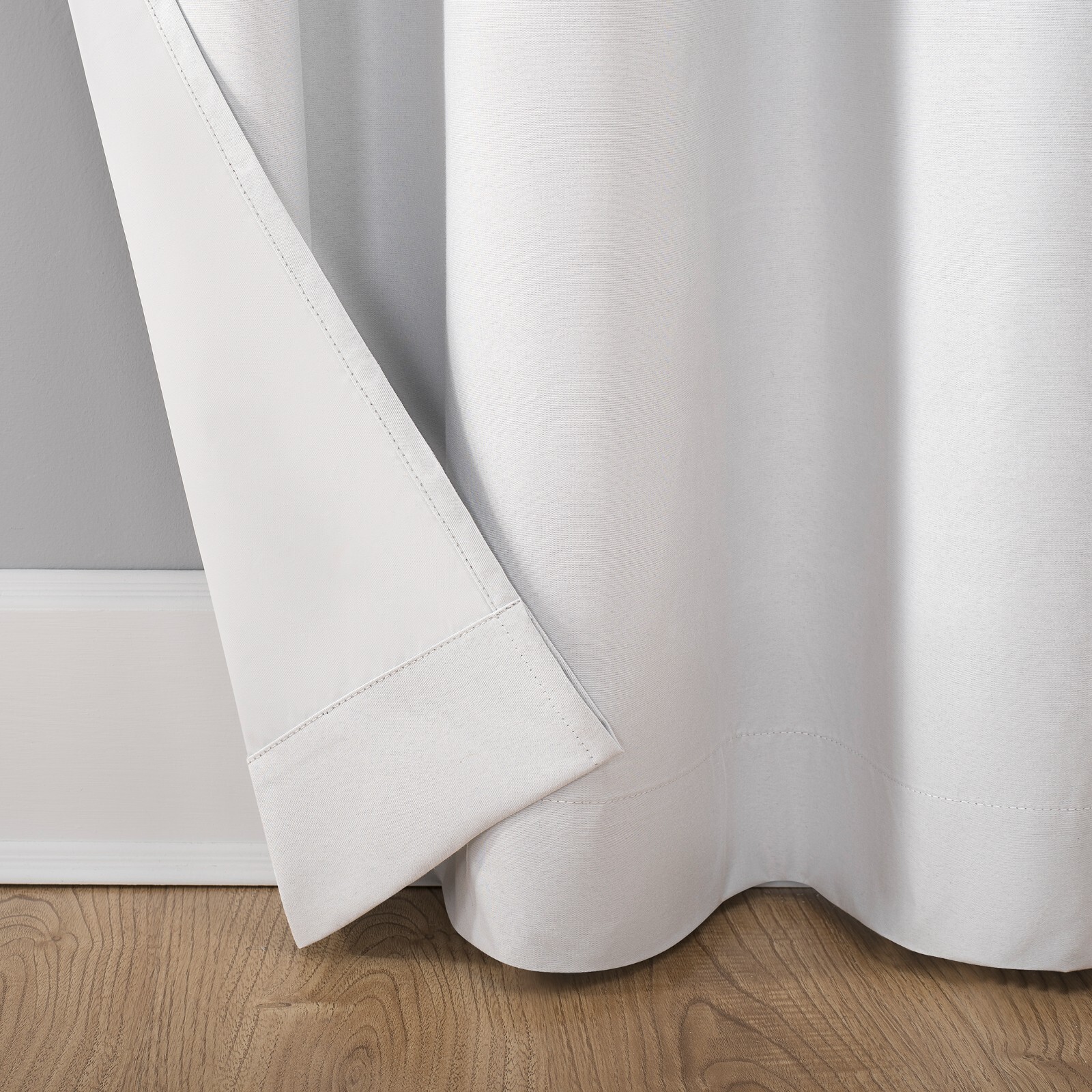 Sun Zero Cyrus Thermal Blackout Back Tab Curtain Panel, 96″ L x 40″ W, white