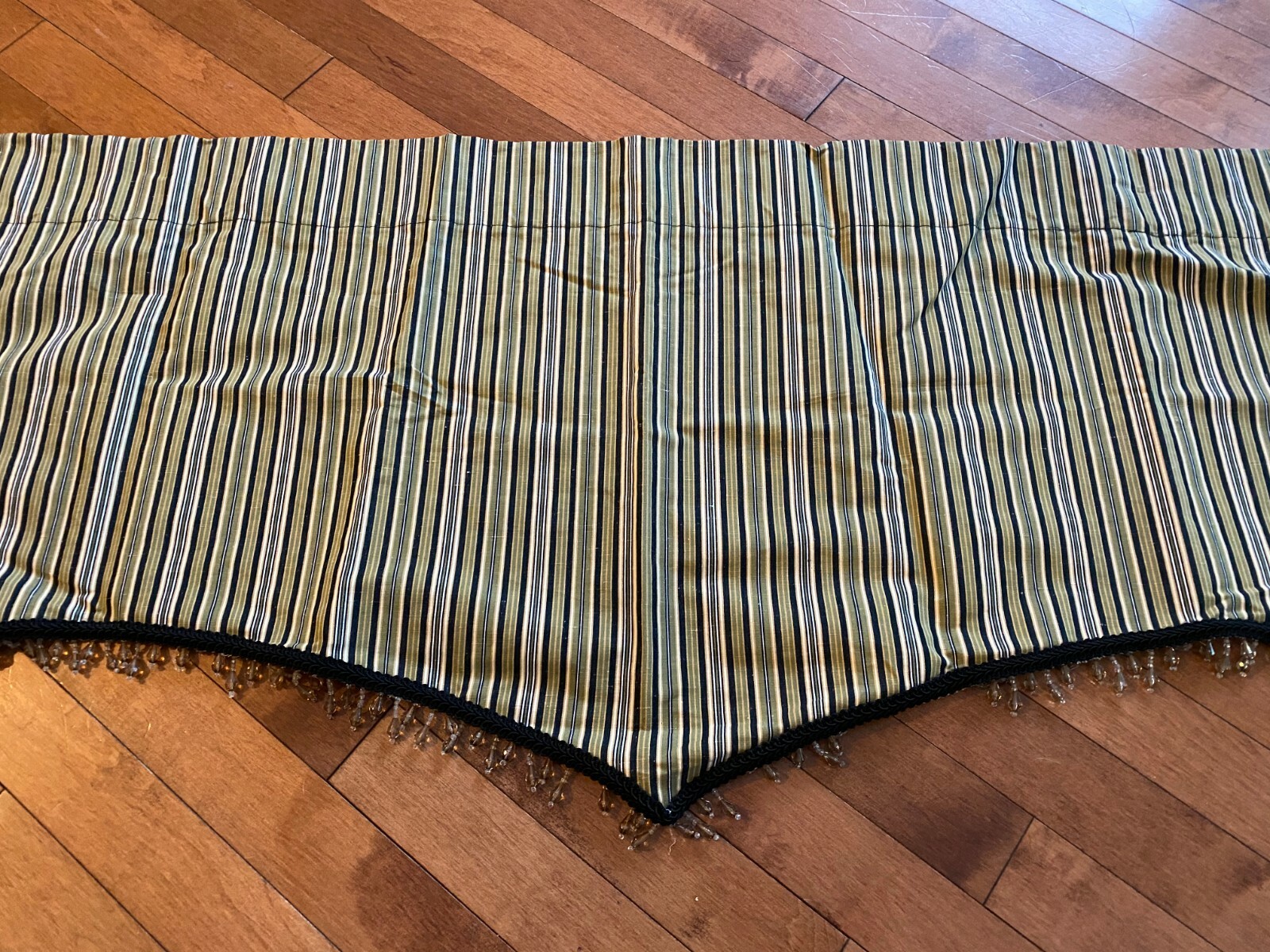 Pair of Scalloped Valance Curtains with Beaded Trim, Black and Green Curtains