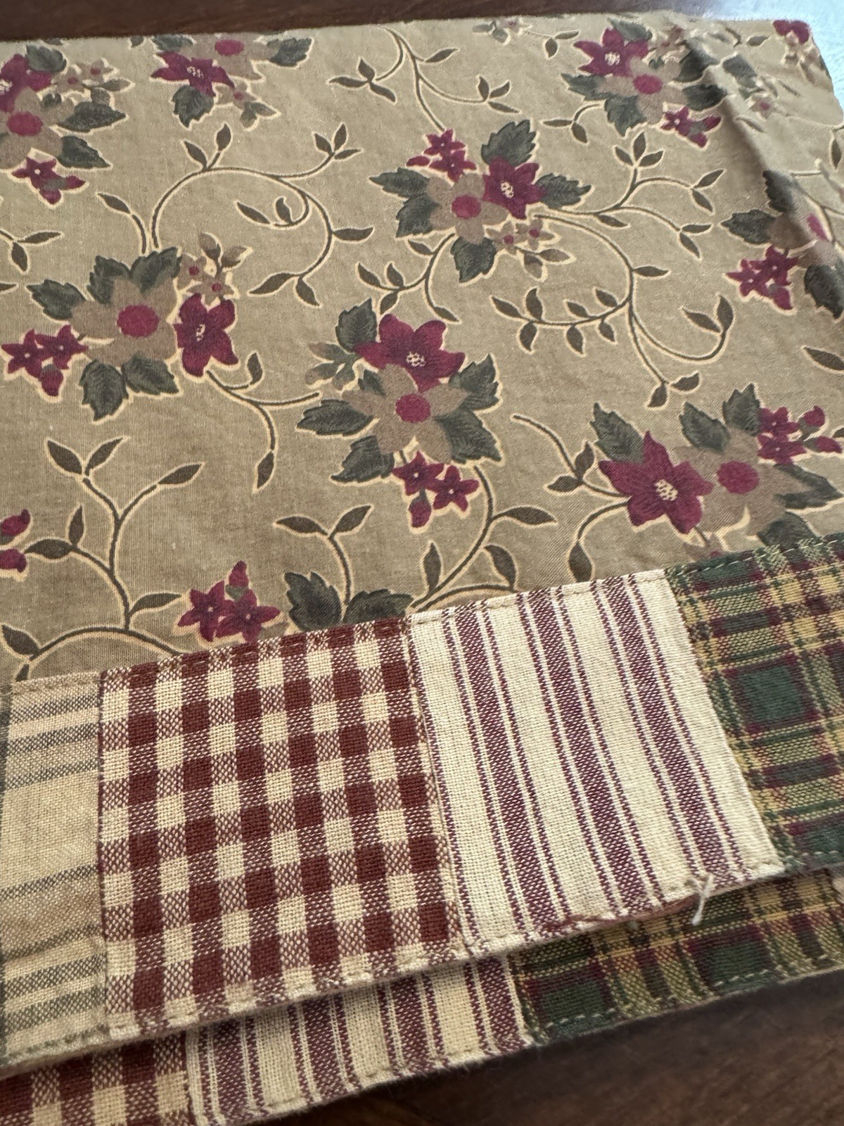 2 ~~Nancy’s Nook Valance Curtains Farmhouse Prim Patchwork Floral Plaid Farm