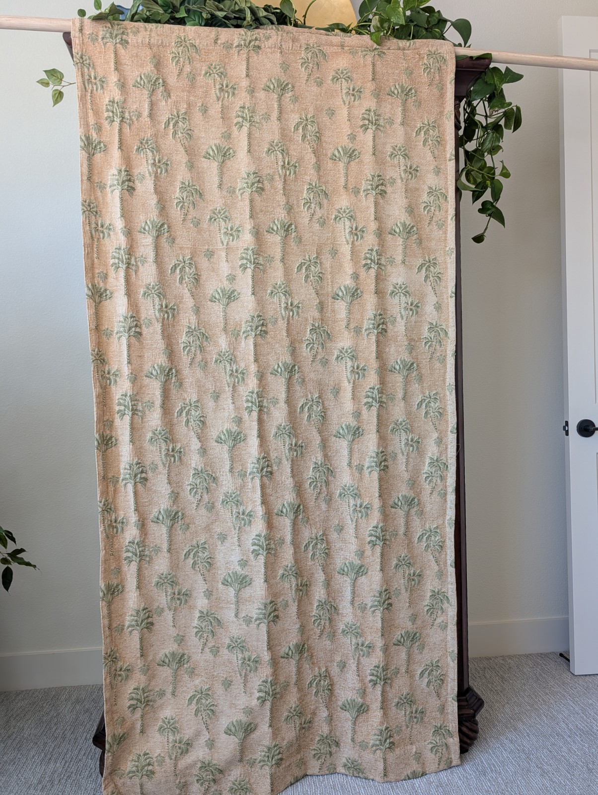 Nice Curtains, 8 Panels 84″x42″ w/Tie-Backs, Gold w/Green Palm Trees