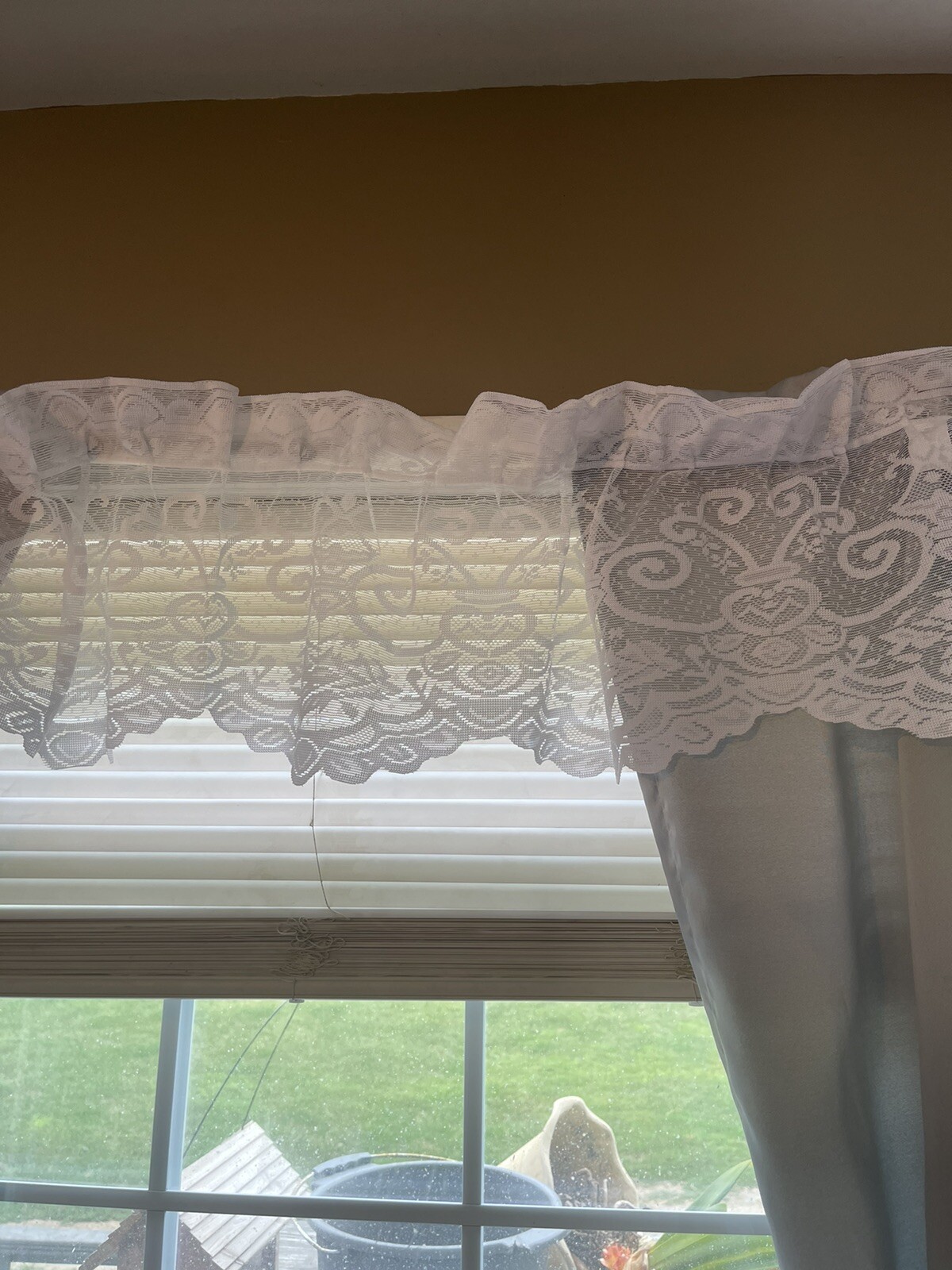 2x While Window Short Magnetic Curtain Lace 100% Polyester (“Magnetic”)