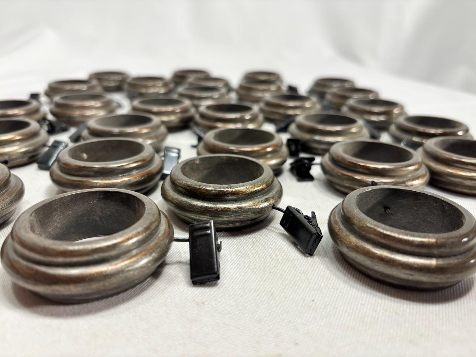 Set of 28 Café Curtain Rod Clip Rings – inside dia. for rod is 1.25″ – RESIN