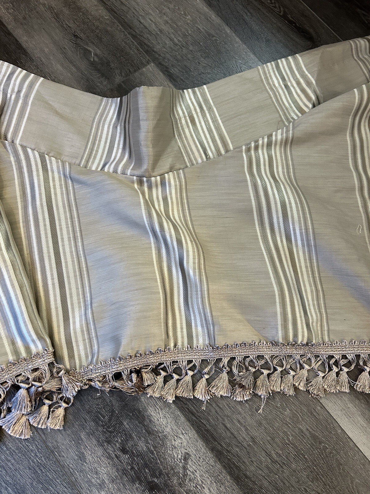 Striped Waterfall Valance with Tassels Beige & Cream Stripes 110″ (*32)