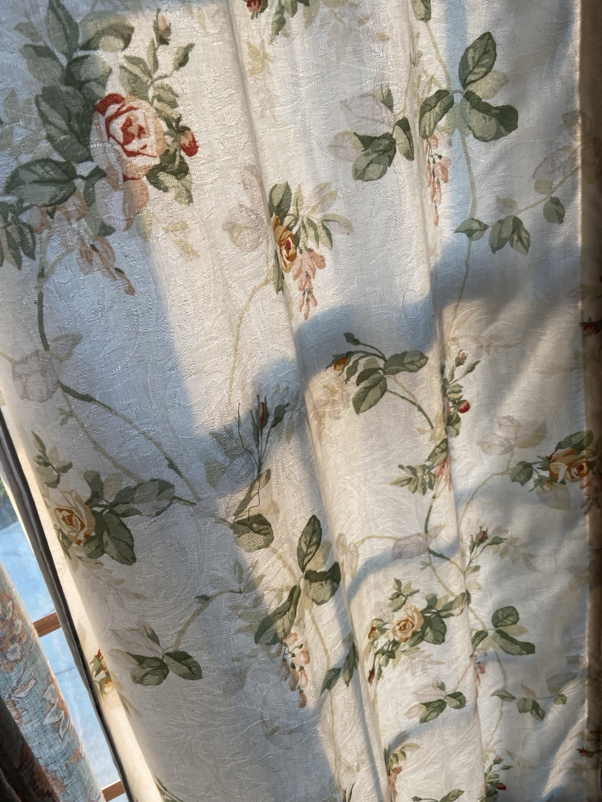 Vintage White Lined Curtains With Rose Pattern and wood Curtain Rings