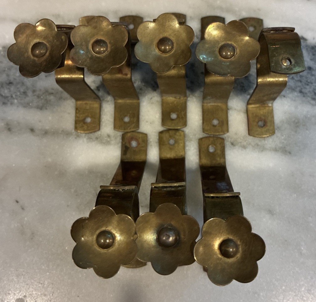 VINTAGE BRASS 3″ CURTAIN ROD HOLDERS WITH FLOWER DETAIL SET OF 8