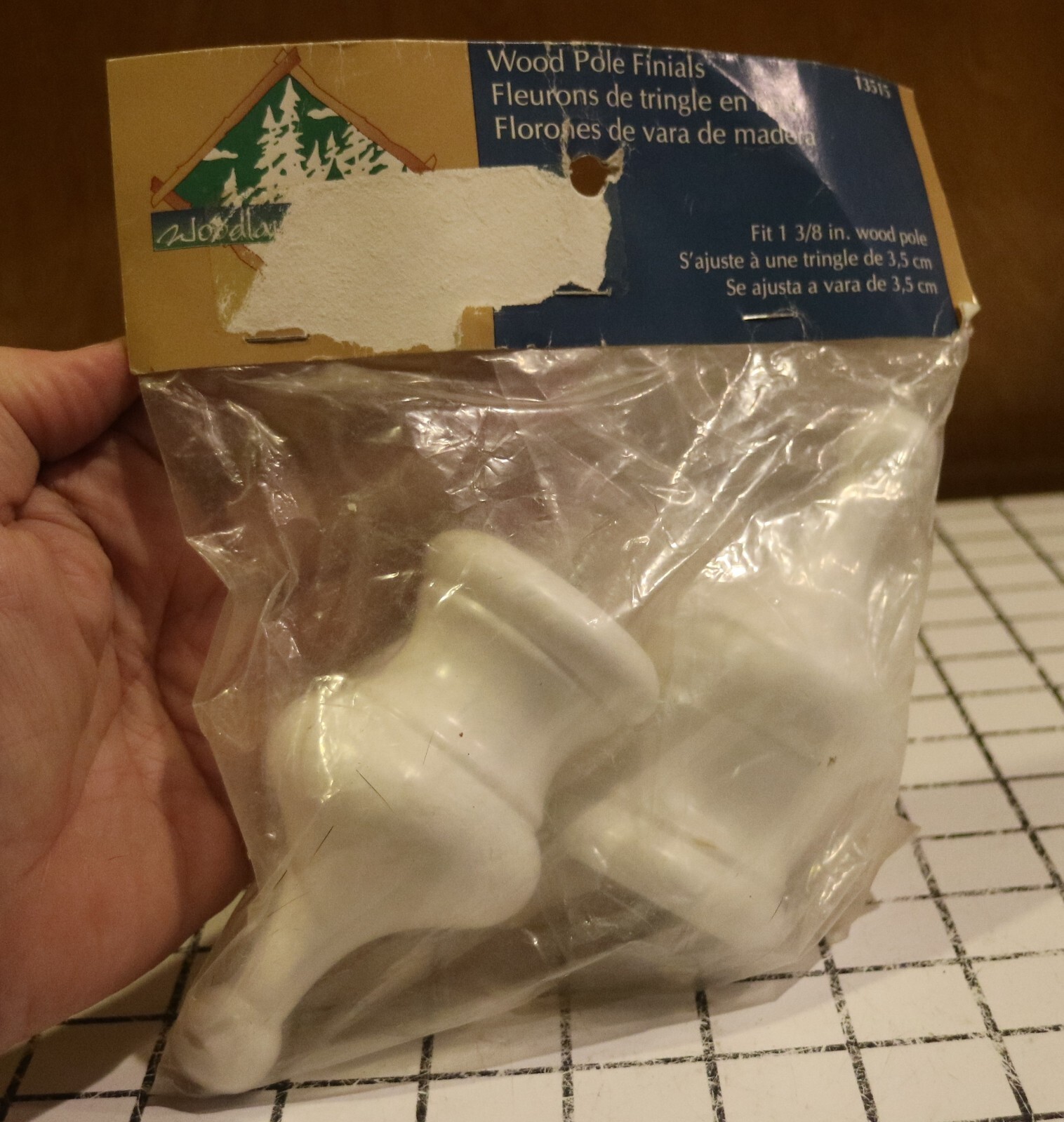 Newell White Painted Wood Pole Finials Crown shape Fit 1 3/8 inch – New!