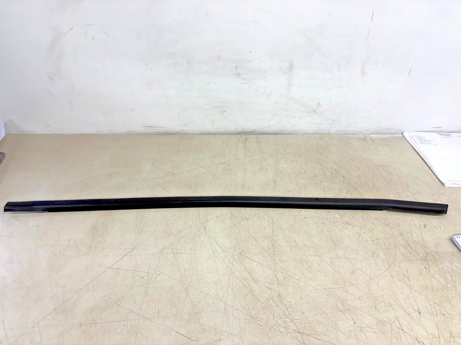 2012 FORD FOCUS LEFT FRONT BLACK DOOR GLASS WEATHER WINDOW STRIP TRIM OEM