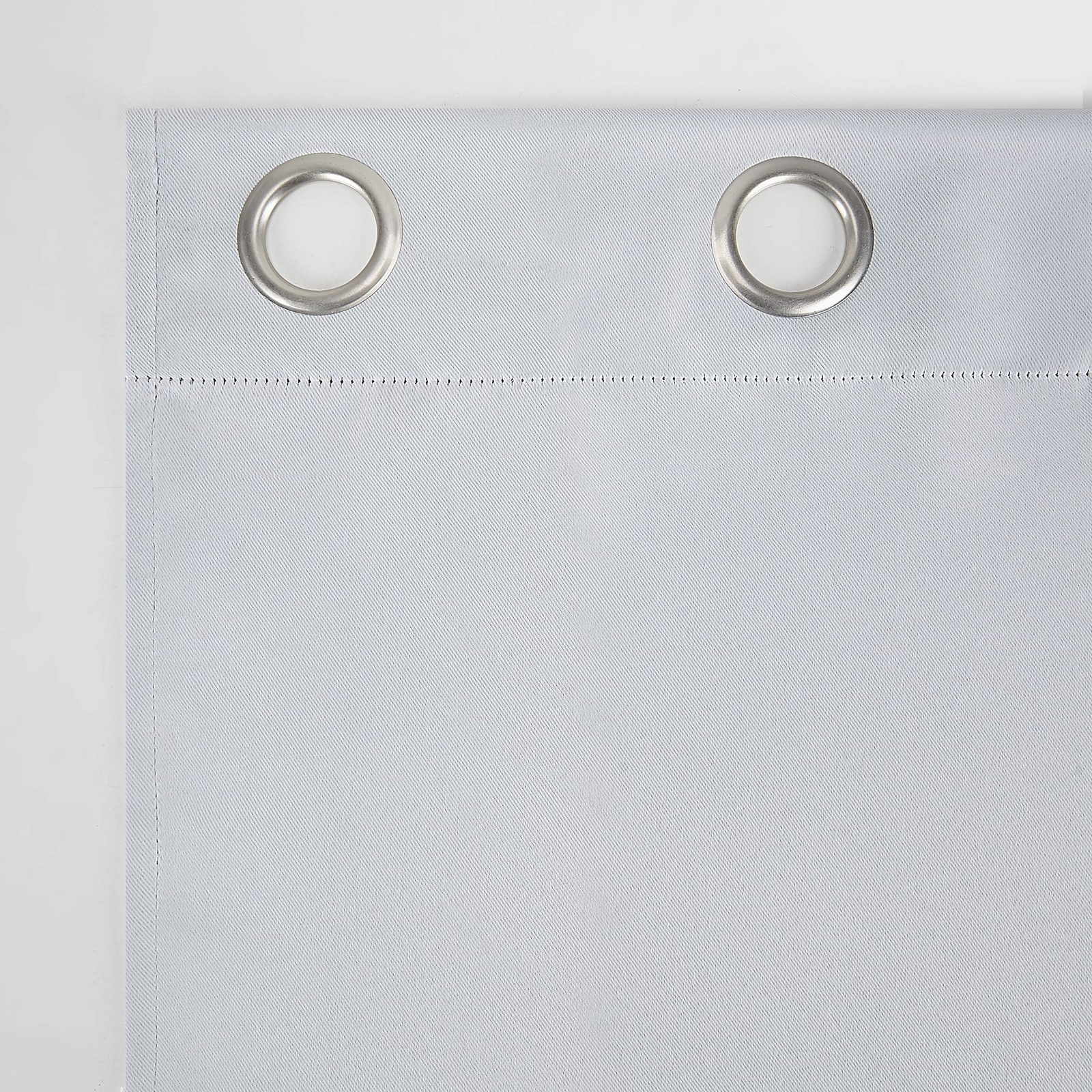 Sun Zero Easton Energy Saving Blackout Grommet Curtain Panel 40″ x 84″ Dove