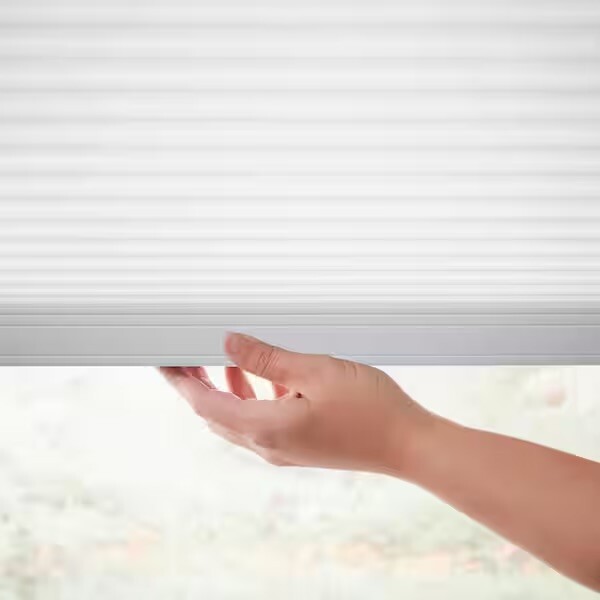 HDC Cordless Light Filtering Cellular 31″ W x 48″ L Shade in Snow Drift, NEW