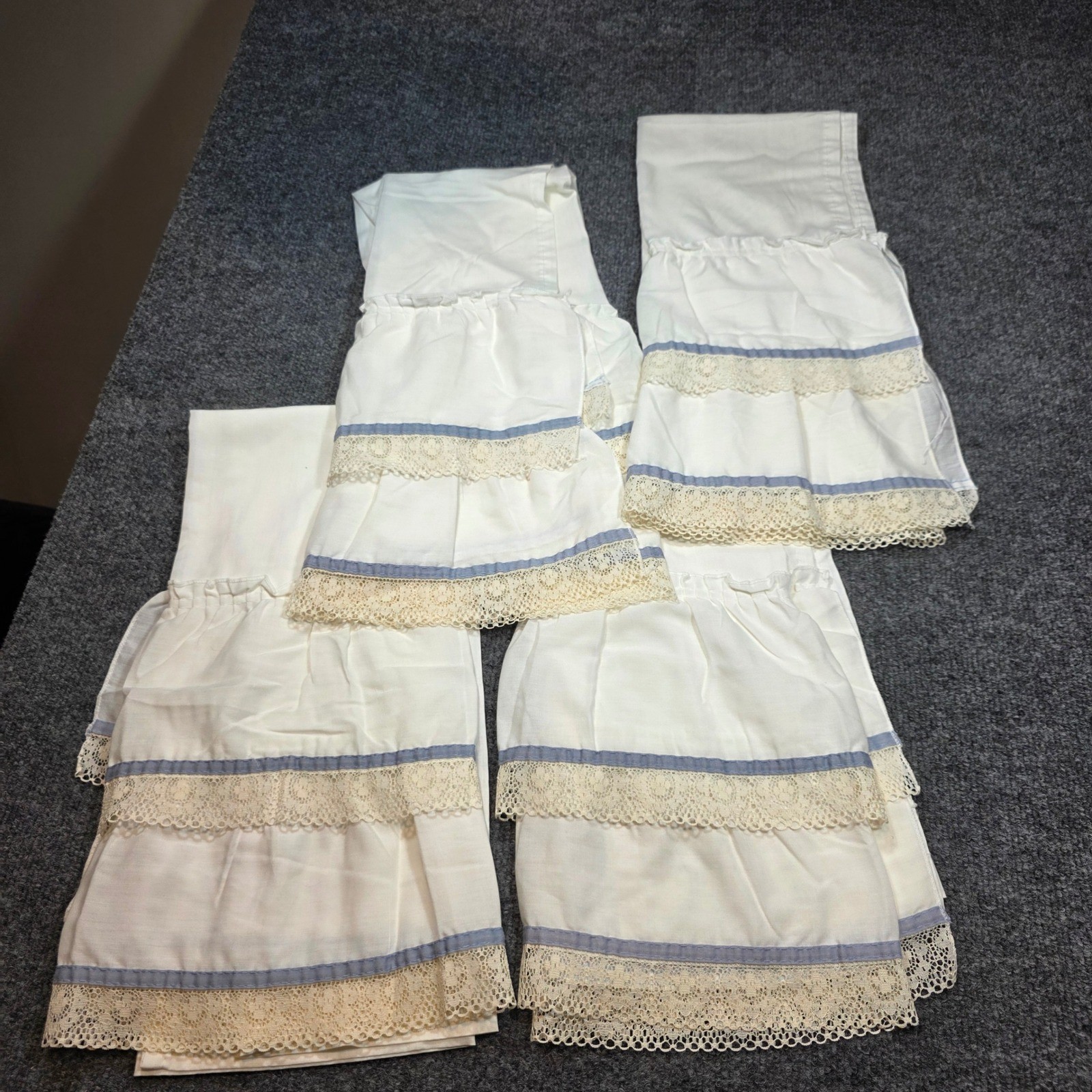 Vintage White Ruffled Cafe Curtains Lace Trim Blue Ribbon Made in USA 36×28 4pc