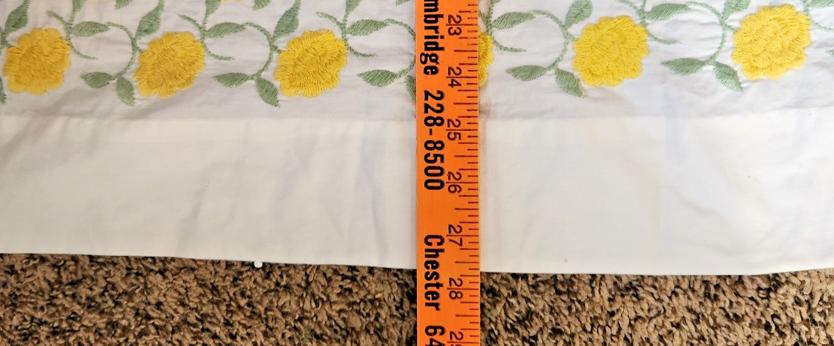 UNBRANDED PAIR OF GRANDMACORE COTTAGECORE CURTIANS 28″ EMBROIDERED FLOWERS