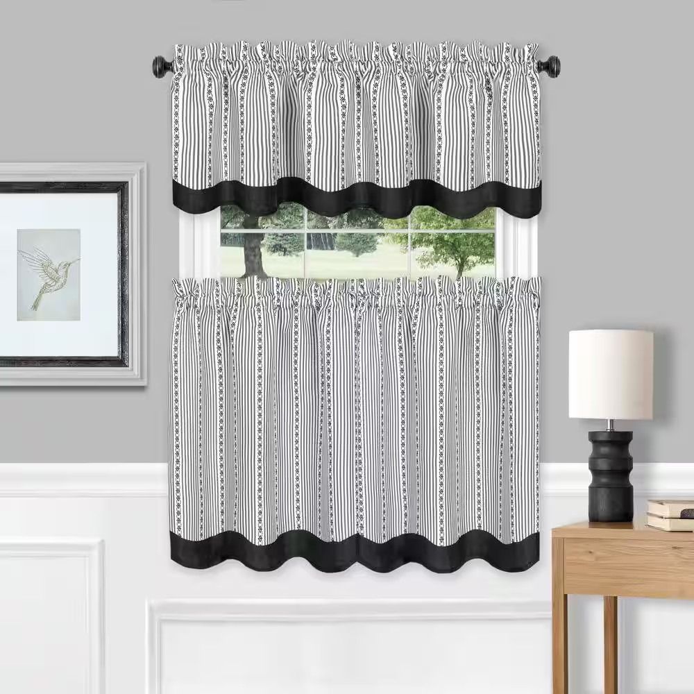 Westport Black/White Polyester Light Filtering Rod Pocket Tier and Valance Curta