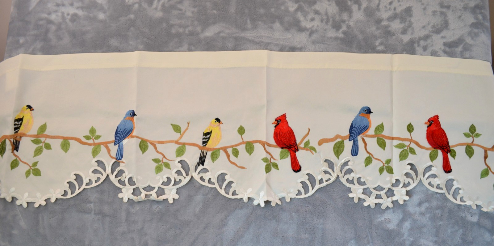 (1) Bird Embroidered Valance Curtain Cut Out Design 58″ Wide 15″ Long New
