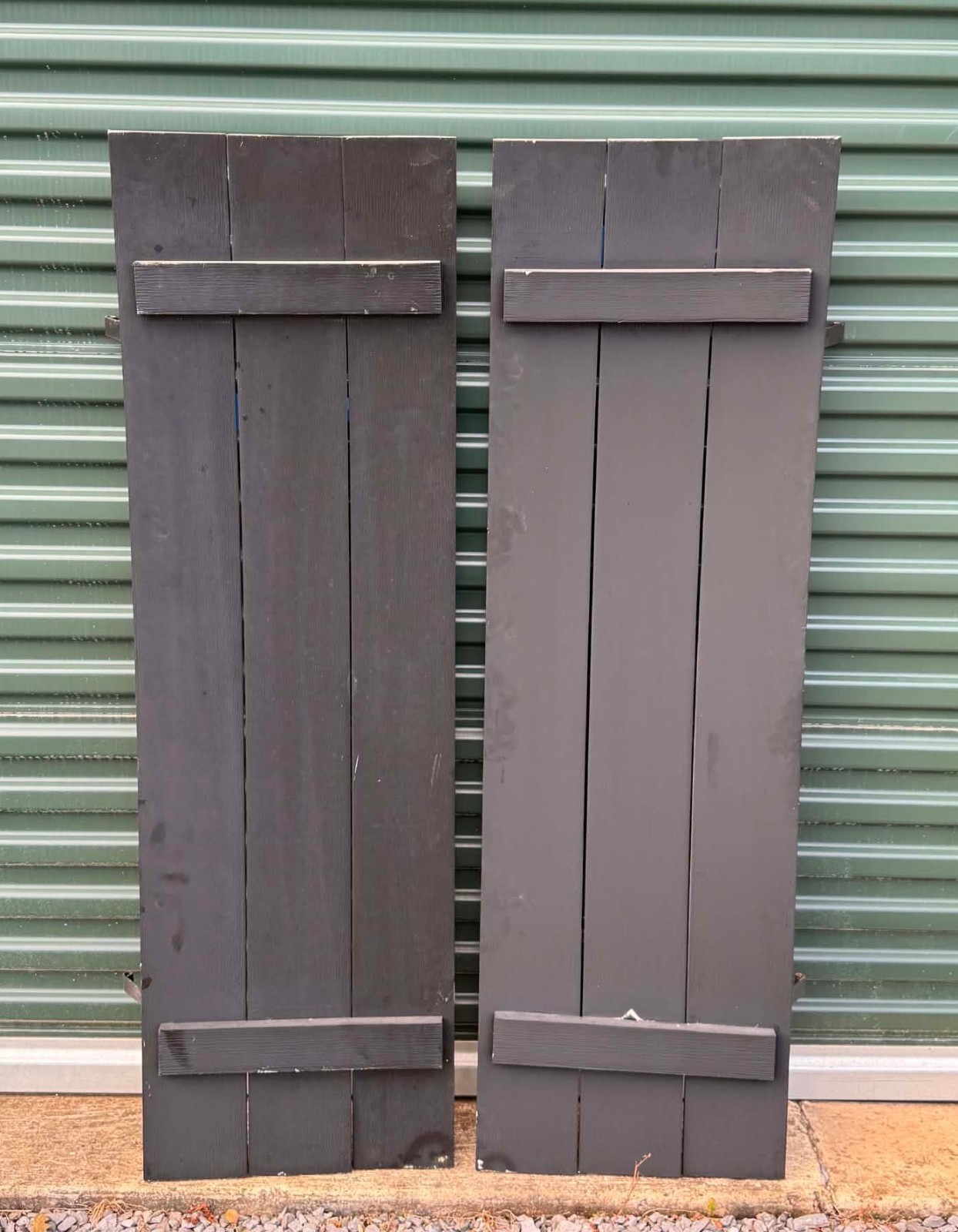 22 (11 Sets) PVC Board-N-Batten Shutters W/ Hardware & Hinges. Sizes In Pictures