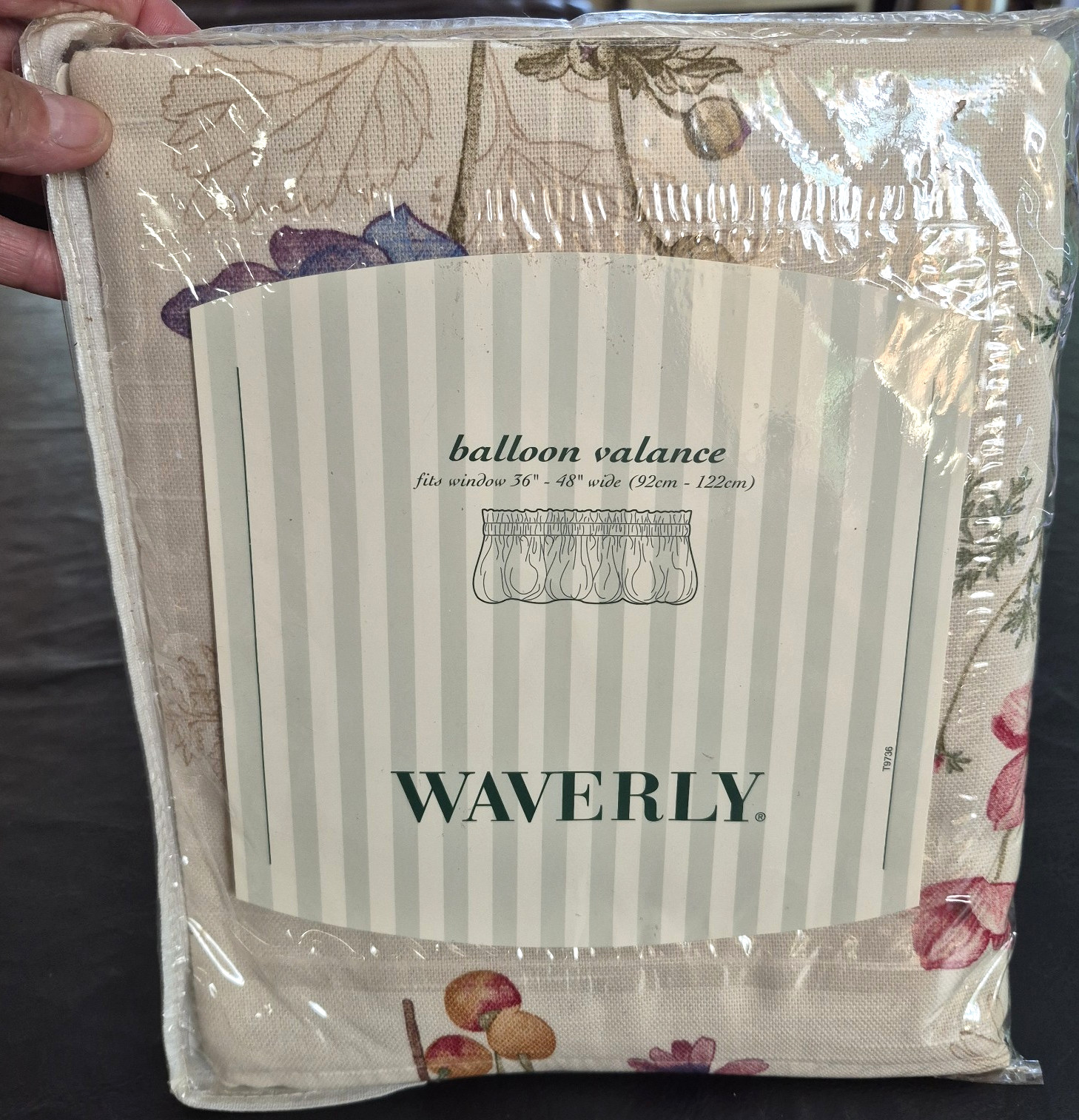 NIP Waverly Second Spring Natural Balloon Valance Florals Berries Ferns