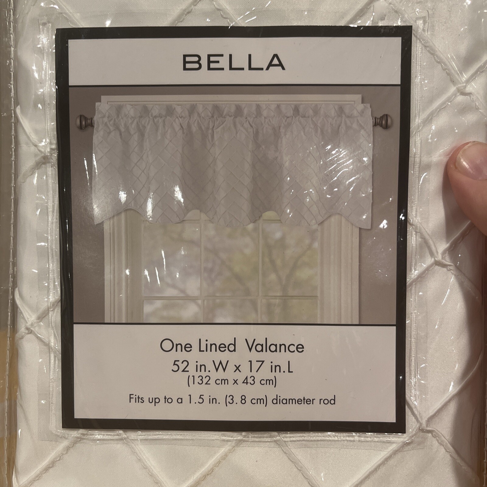 Bella White Diamond Lined Valance 52×17″ Fits 1.5in Rod Top Curtain Scalloped