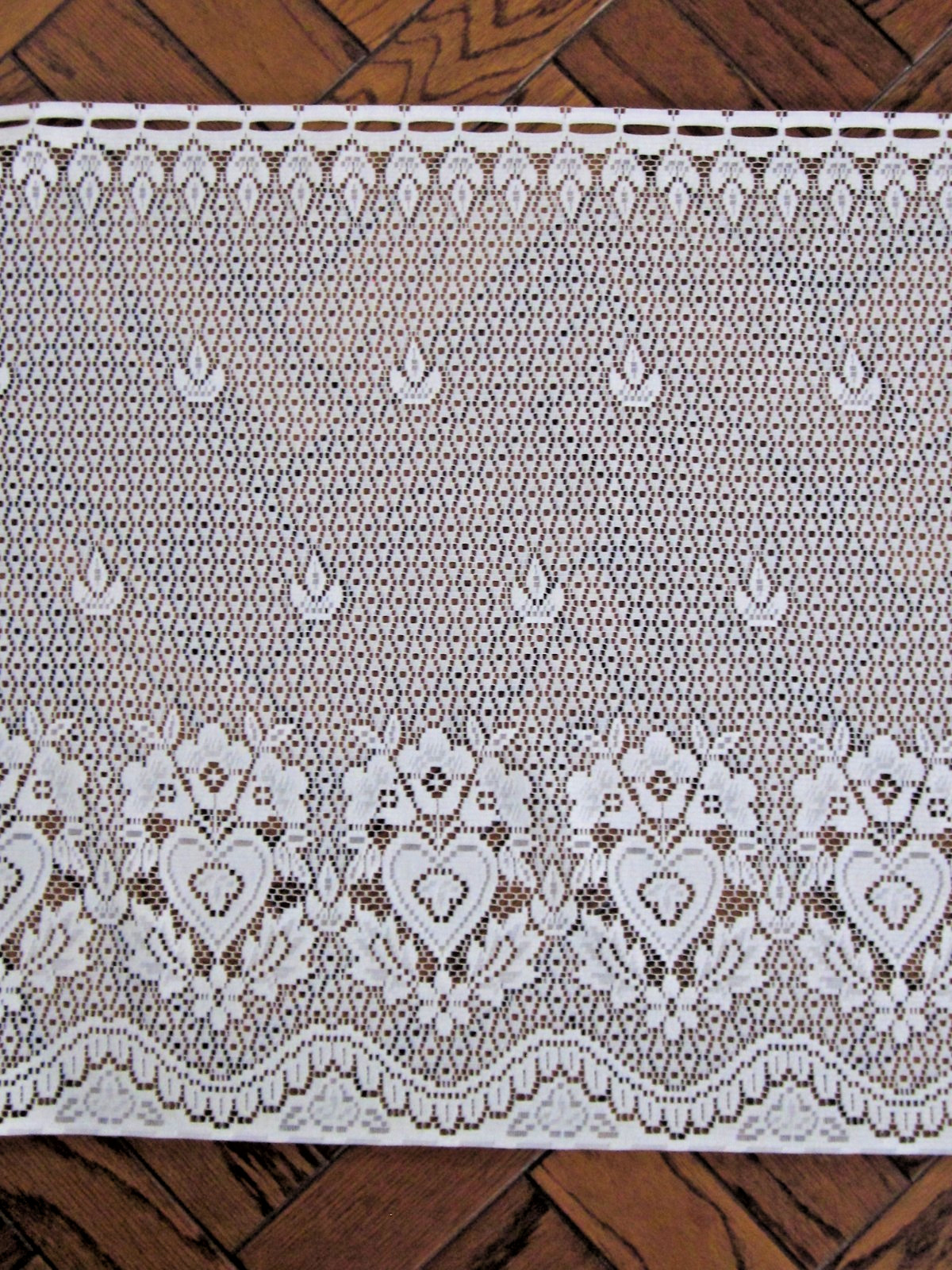 LACE CURTAIN VALANCE HEARTS DESIGN 24″ DROP, STRAIGHT BOTTOM – SOLD BY THE YARD