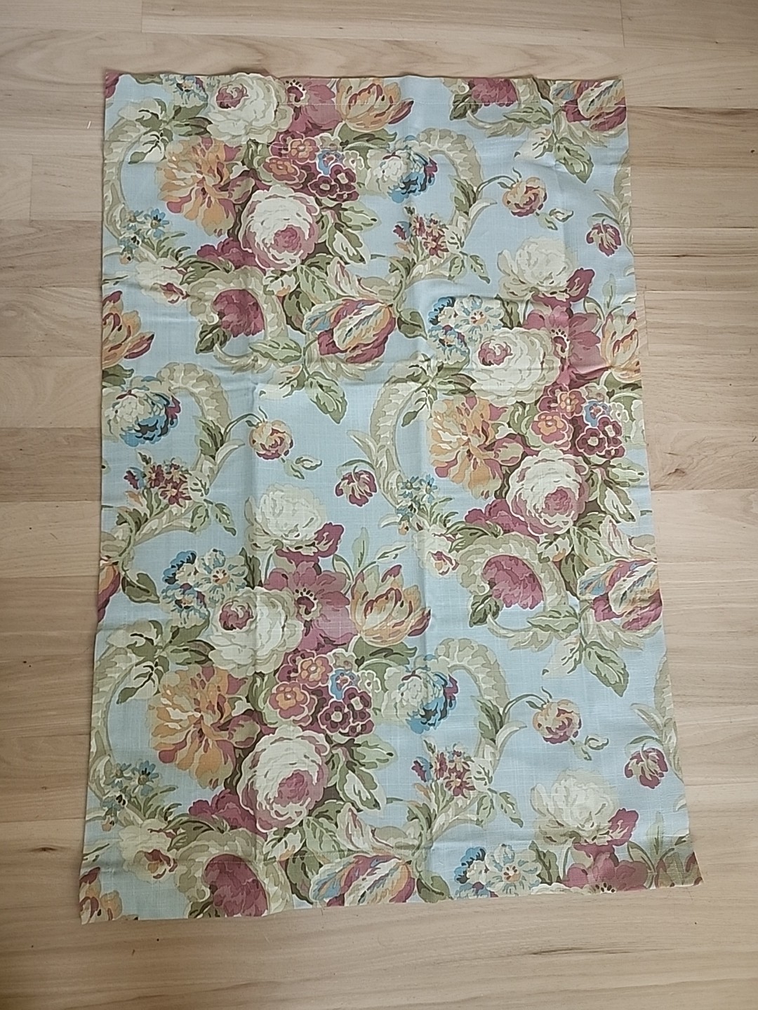 1 Panel Waverly Spring Bling Vapor 100% Cotton Tier 52×36 Inches. New