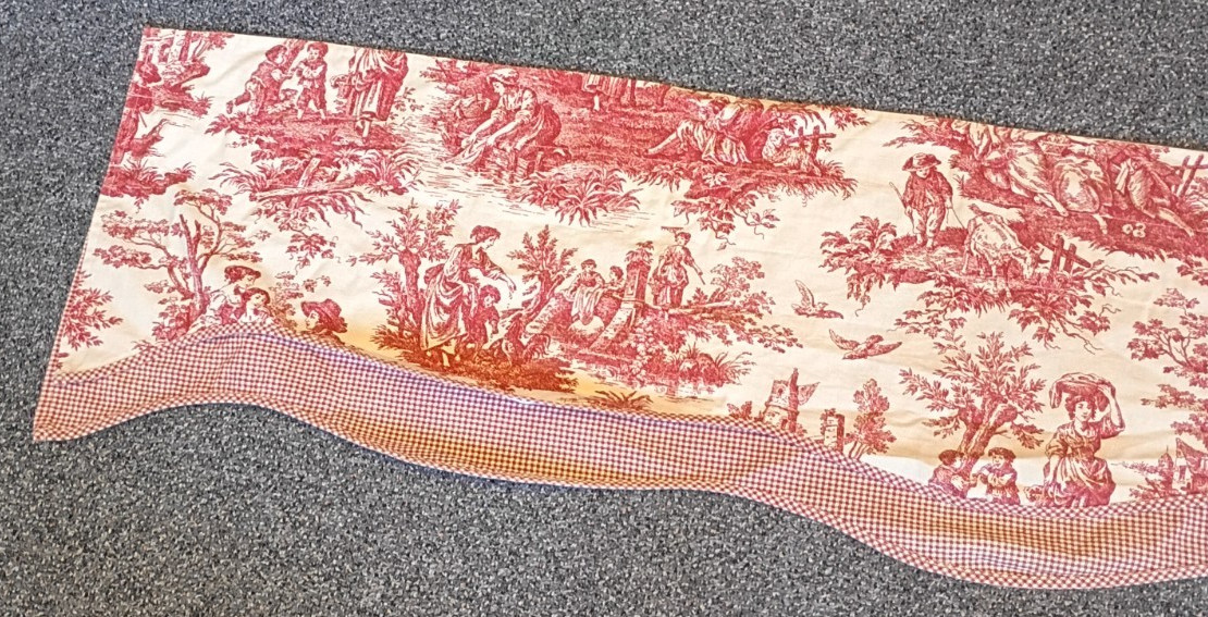 Vtg Waverly Red Toile French Country Life Birds Valance Scalloped 74″ x 17″