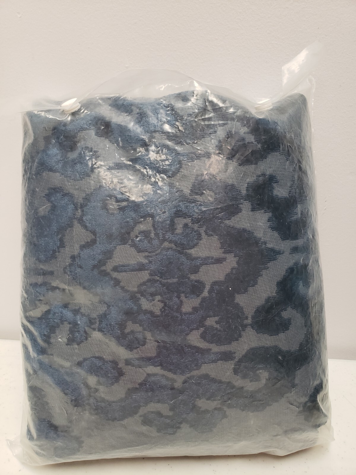 SunSmart Mirage Jacquard Damask Blackout Grommet Top 1 Curtain 50″ x95” Navy