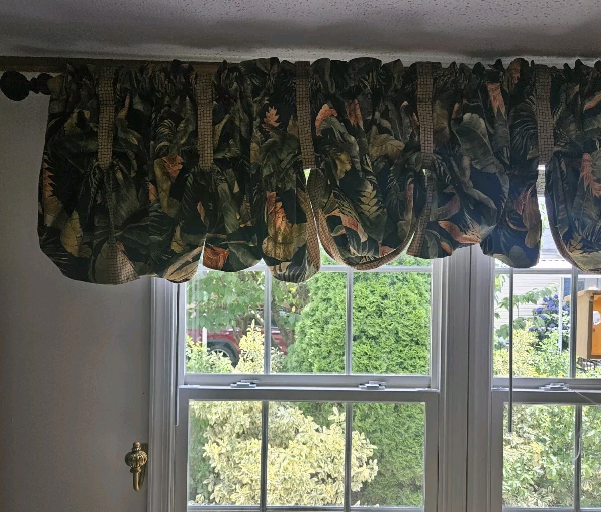 Thomasville 7pc Tahitian Black Sunset Valances 50W X 30H Sunrooms, Cafe Tiki bar