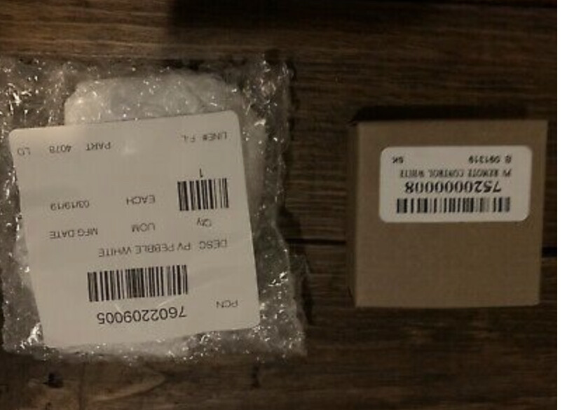 Hunter Douglas Powerview New In Box White Remote Control With White Pebble!