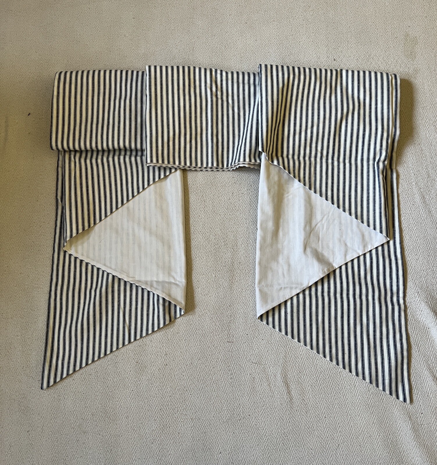 Three Piece Swag Valance Set, White Navy Ticking Stripe, 63″, Rod Pocket, Lined