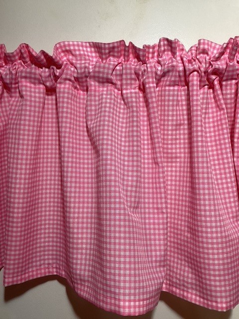 Handmade Gingham Plaid Valance, 52 x 15 inches