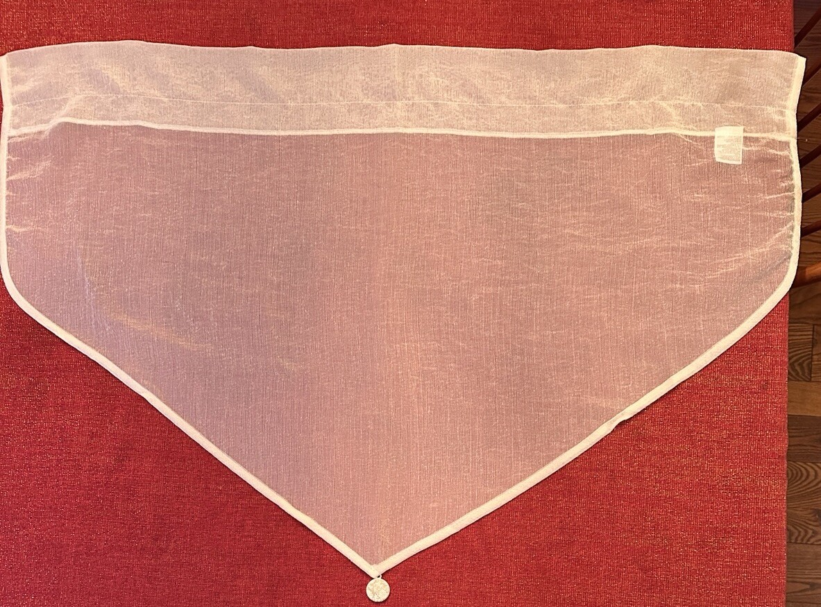 (1) Croscill Classics Ascot Valance Bone/Champagne Rice Paper Sheer 40″W X 25”