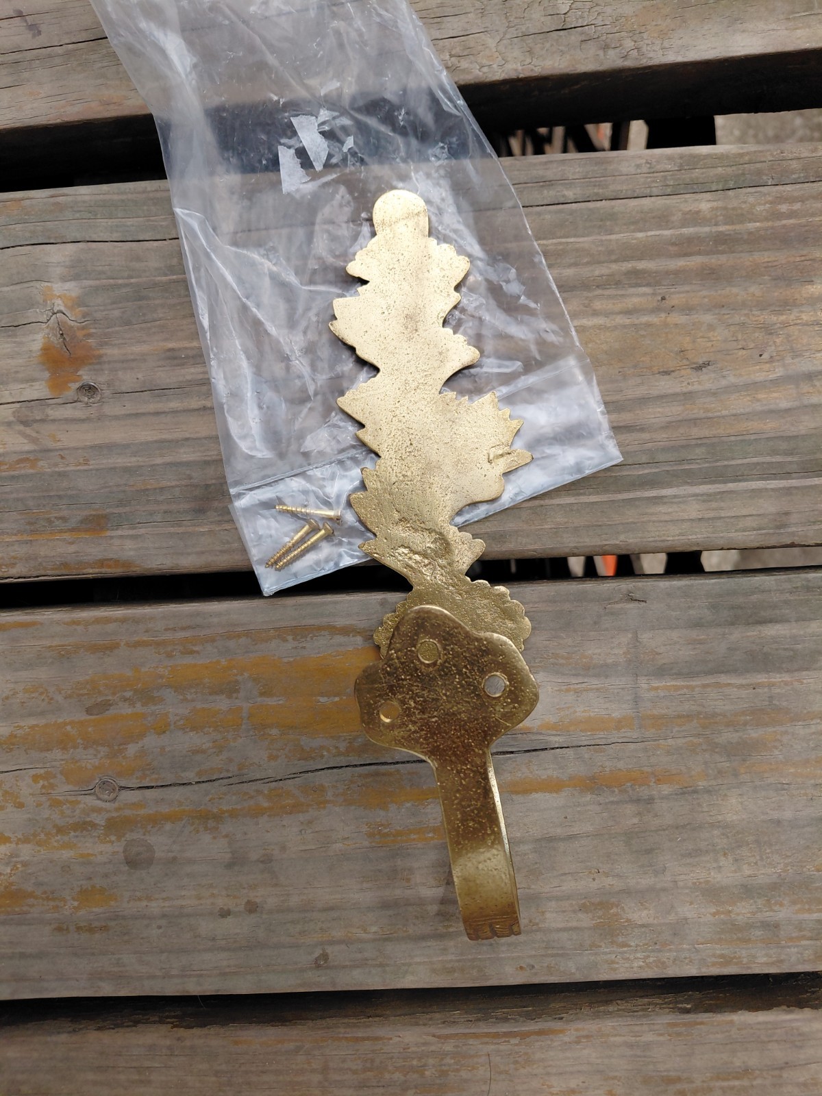 1 Curtain Tie Back Vtg Solid Brass Drapery Holdback Leaf Floral Feather
