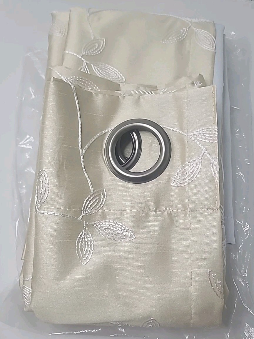 Max Blackout Mystique Embroidered Grommet Top 100% Blackout 50″x63″ Ivory/ White