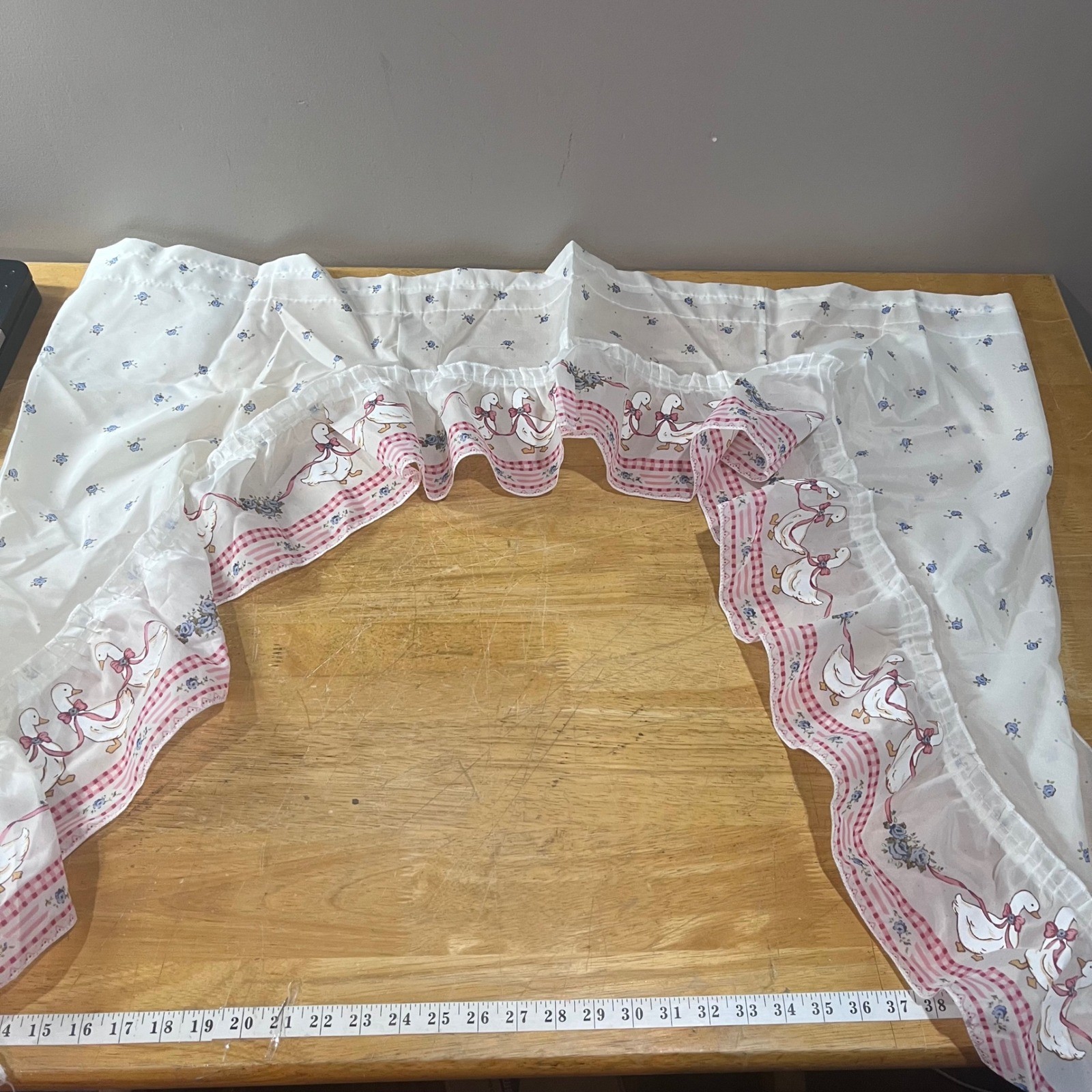 Vtg Country Farmhouse Geese Swag Valance Pink Gingham Ruffle White 56×31 USA NOS