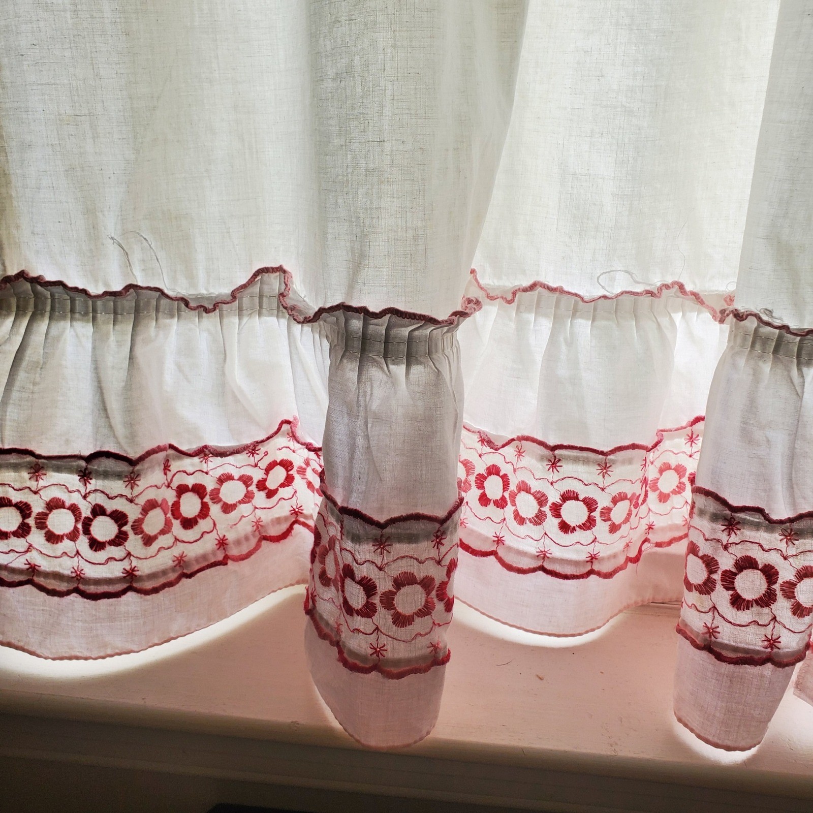 Unbranded Cafe Curtain Set Kitchen White Pink Red Floral Embroidered Excellent
