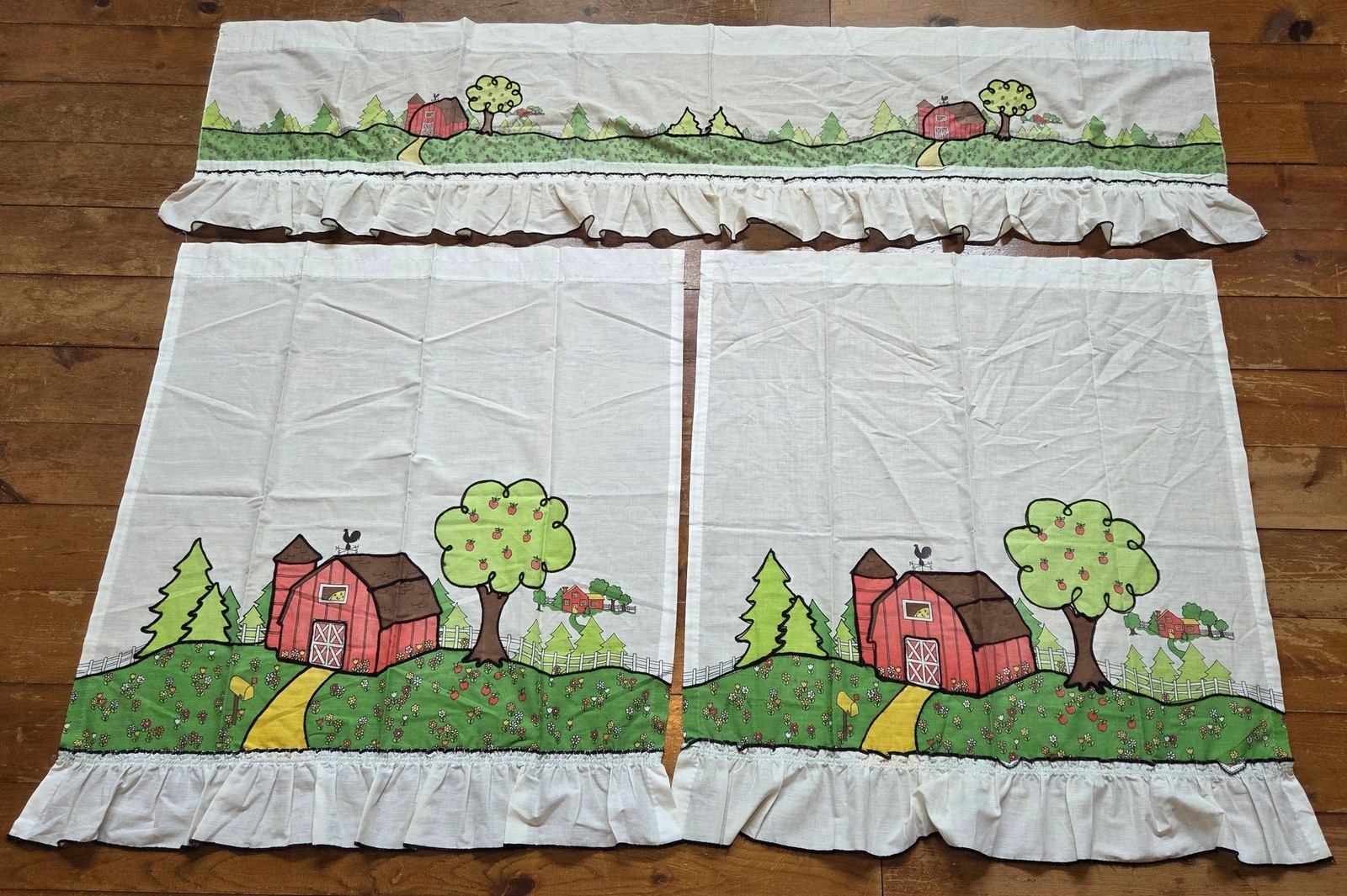 Vintage Curtains Farm Barn Apple Tree Cafe Valance Greens Reds Ruffled Cute