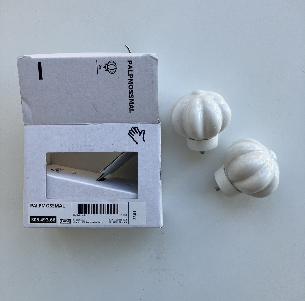 Ikea PALPMOSSMAL 305.493.66 Curtain Finials White Flower Buds NEW SET of 2