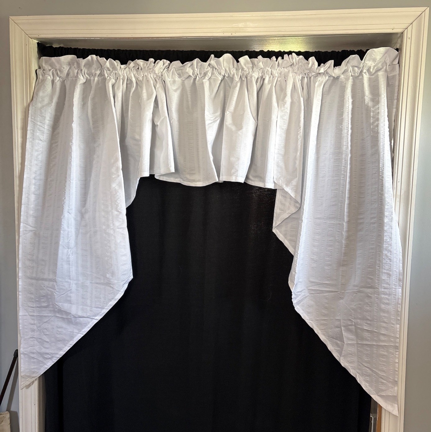 White Window Swag & Valance Set Textured 3-Piece Curtains 28″x40″ & 56″x15″
