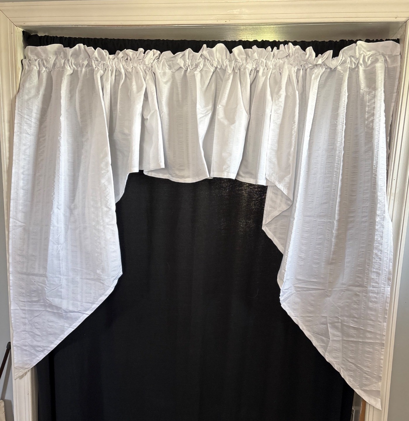 White Window Swag & Valance Set Textured 3-Piece Curtains 28″x40″ & 56″x15″